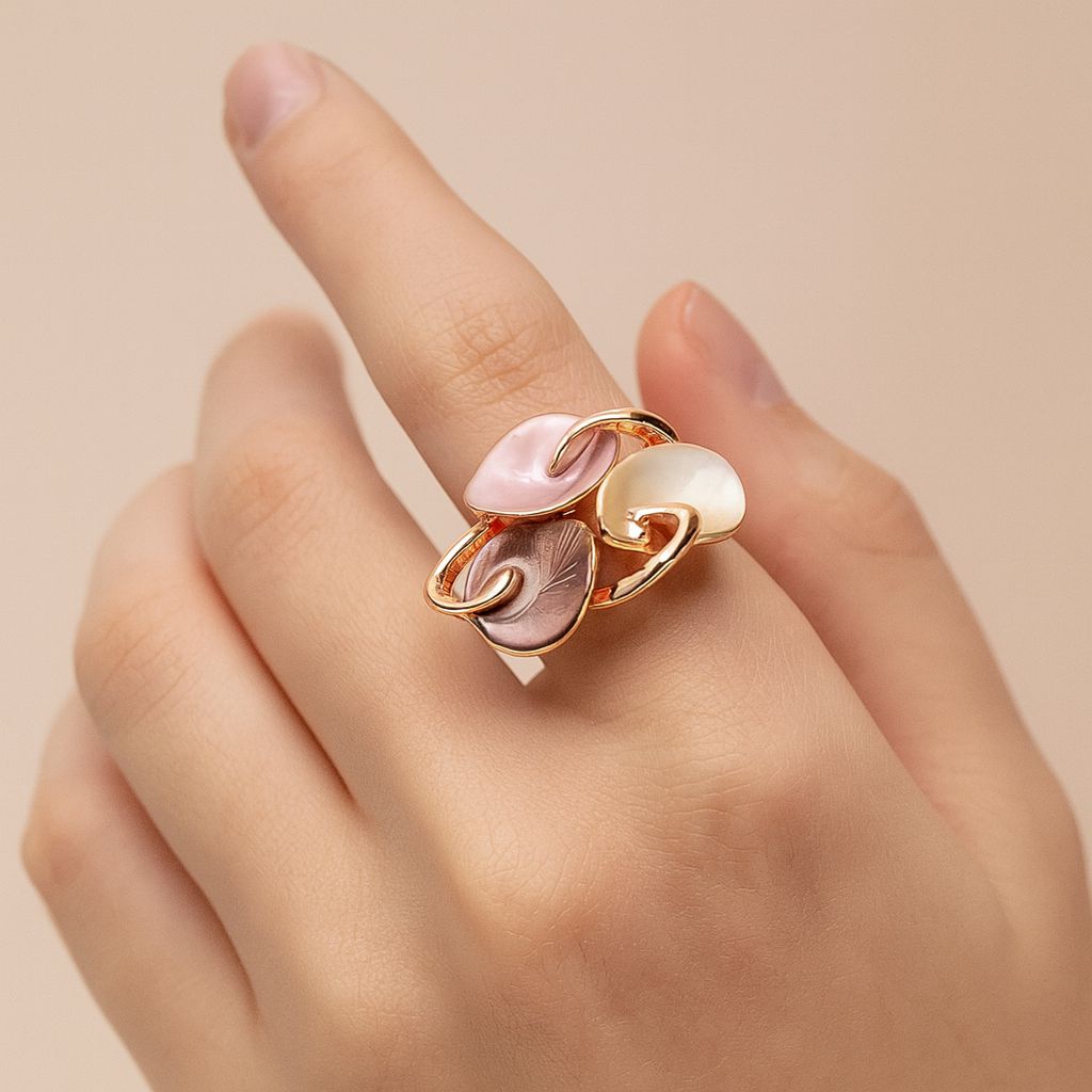 KC gold plated fashion ring with artistic flower design