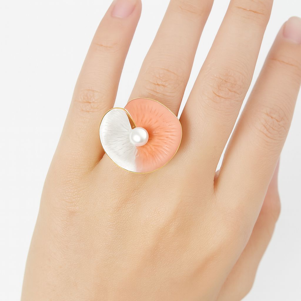 Artistic floral ring with pearl and KC gold plating