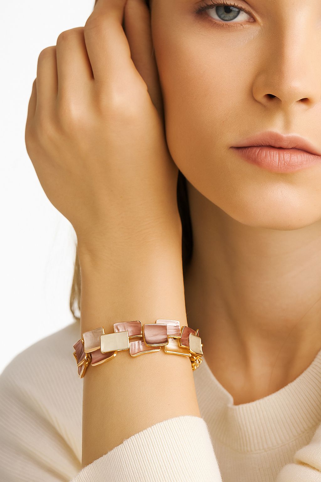 Artistic alloy bangle featuring pastel enamel details