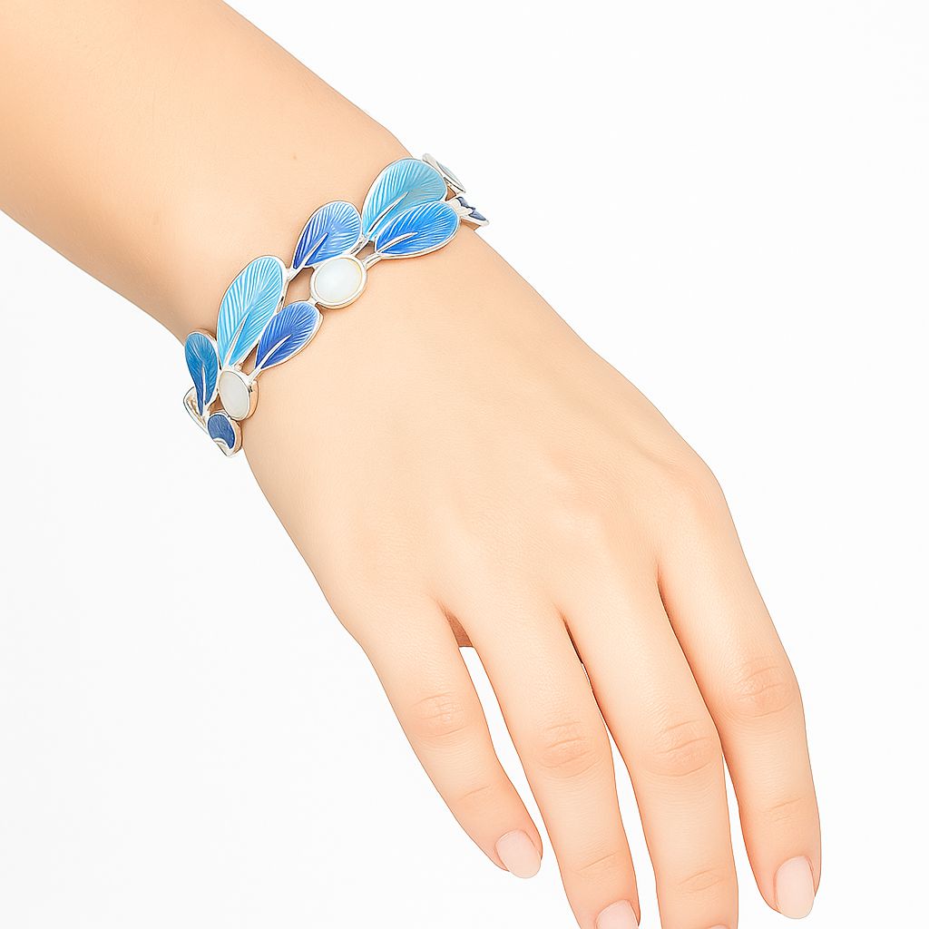 Elegant enamel bracelet set with smooth KC gold plated finish