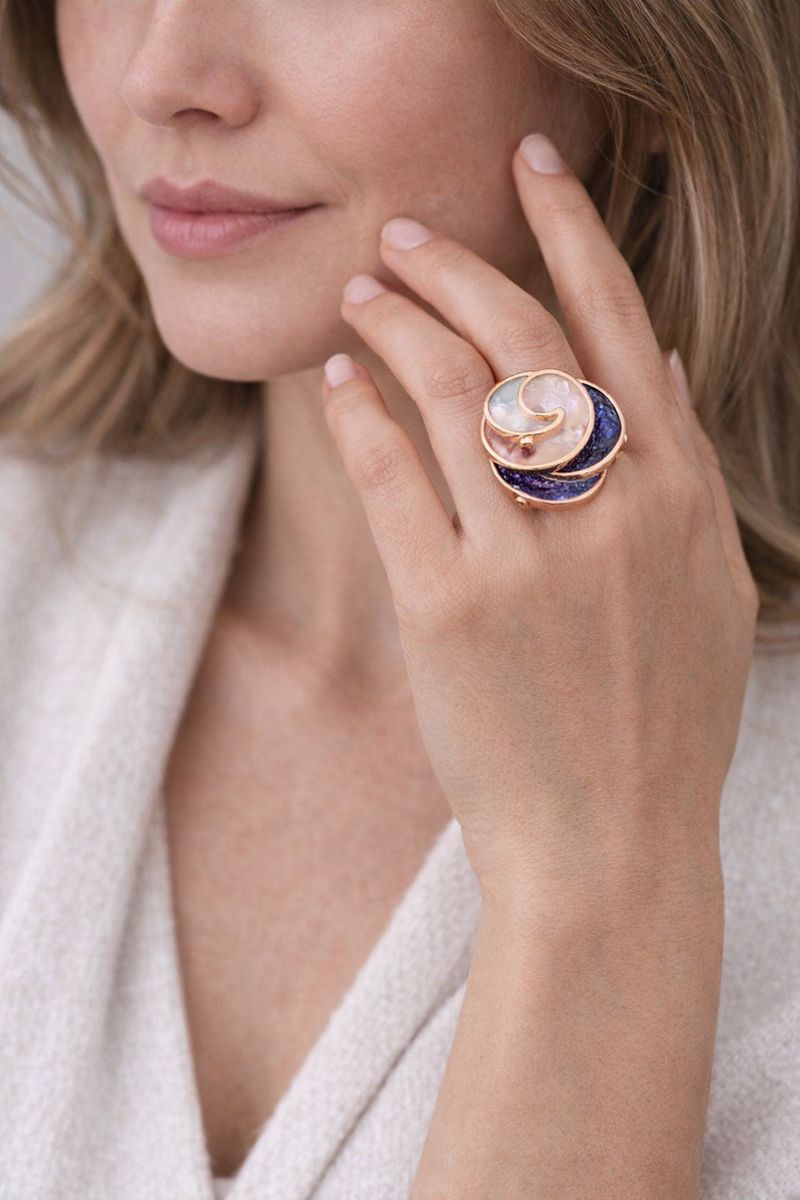 Artistic KC gold plated enamel ring worn on hand, modern fashion jewelry