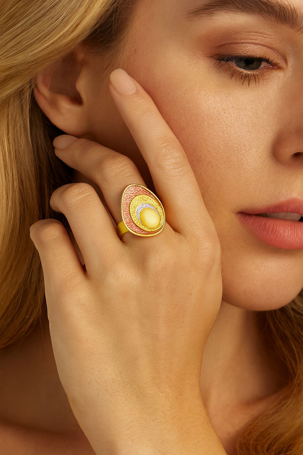 Artistic enamel fashion ring with textured gradient finish