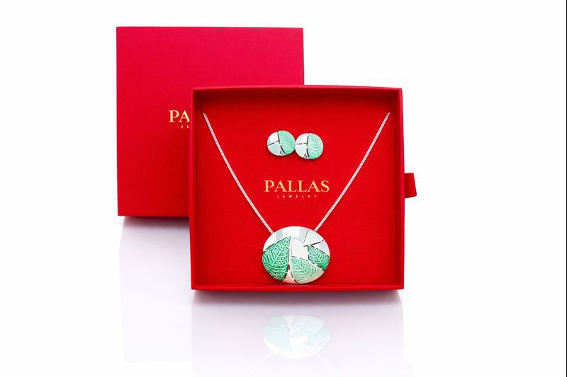 Gold plated enamel jewelry set necklace earrings in gift box