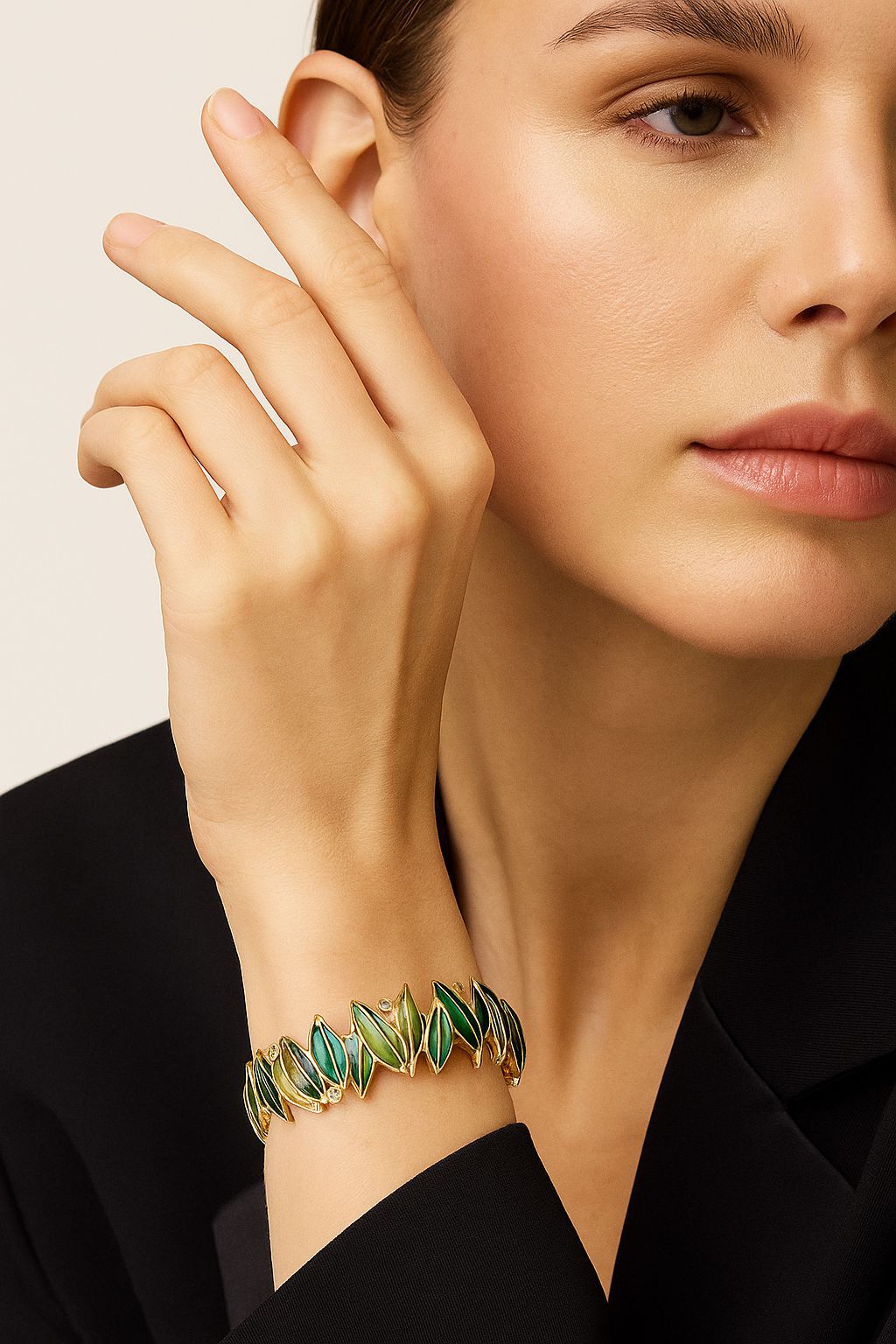 Fashion statement enamel leaf bangle for women