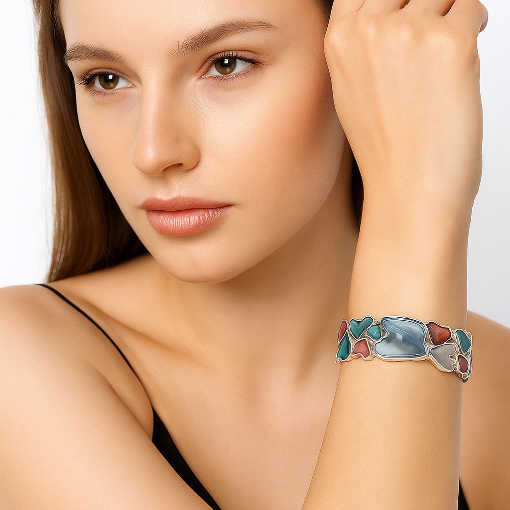 Artistic heart-shaped enamel bracelet in blue and red tones