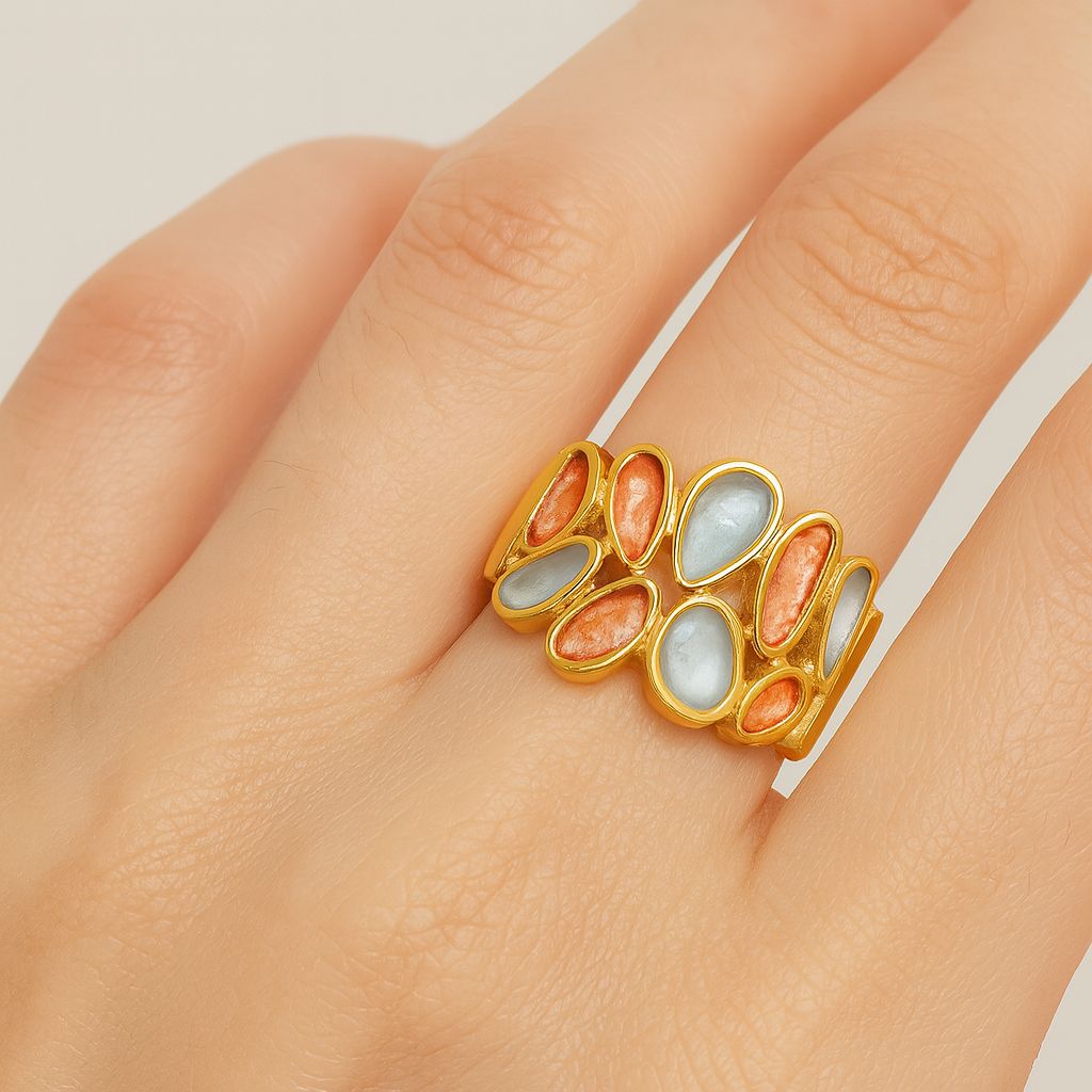 Model wearing adjustable KC gold leaf ring