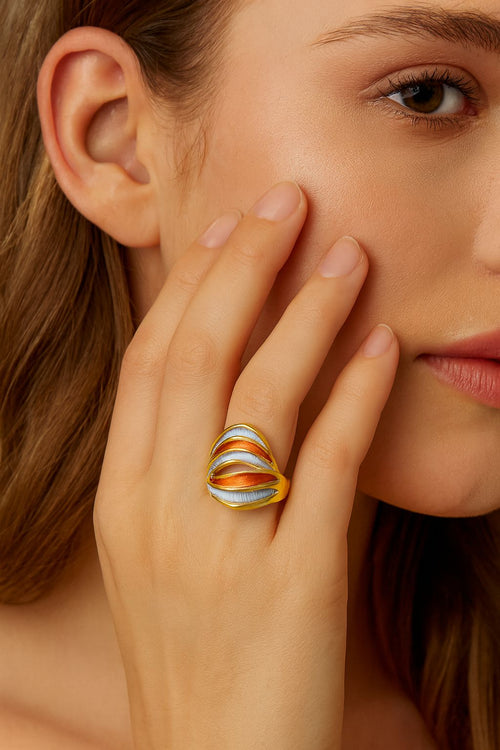Artistic enamel gold ring with abstract layered design