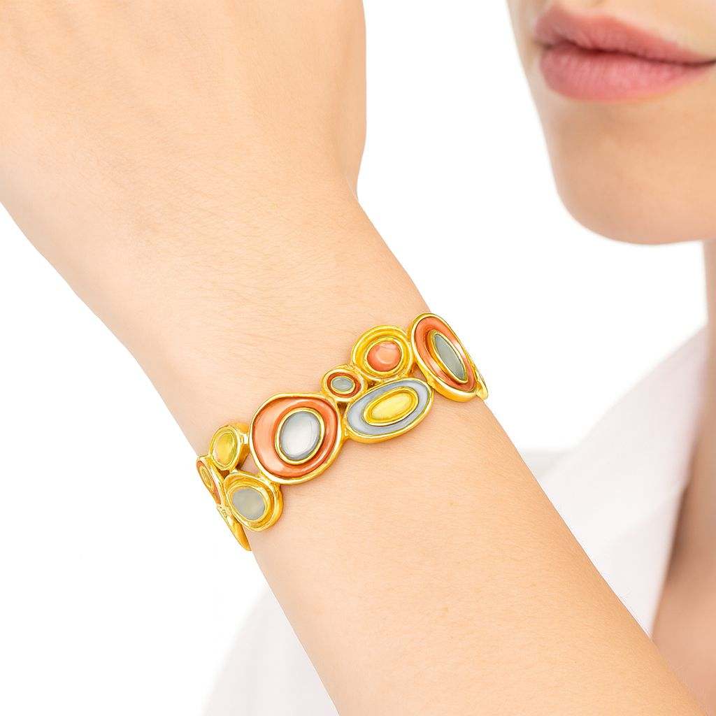 Modern oval design bracelet for women fashion styling