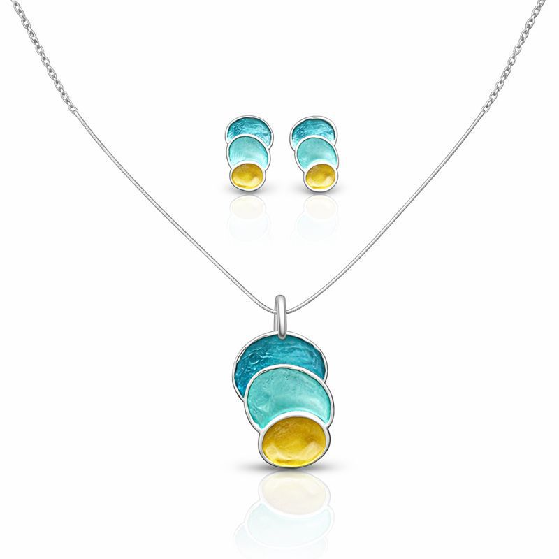 Layered enamel disc necklace and stud earrings in KC gold plated alloy