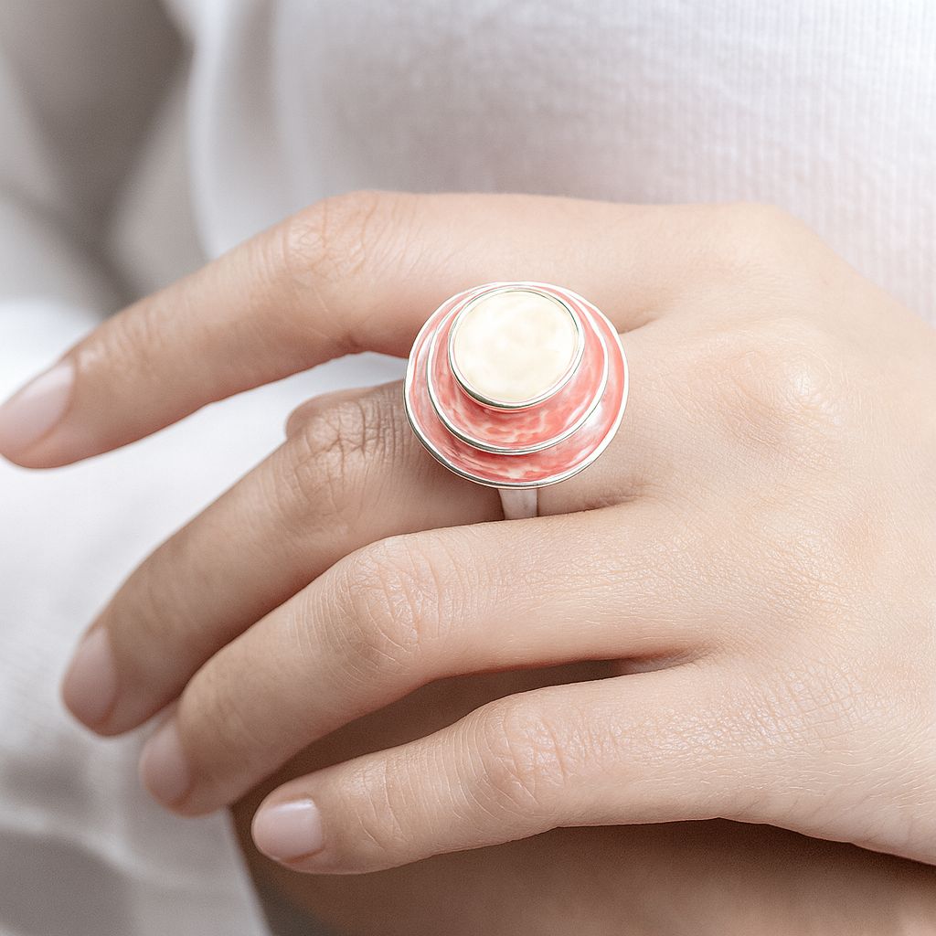 Sculptural layered enamel ring in KC gold plated alloy