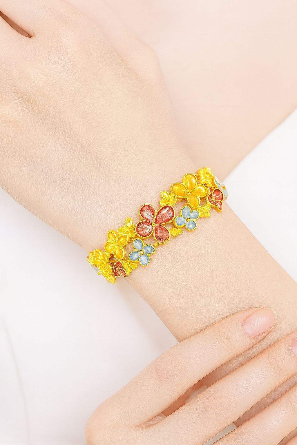 Fashion flower bracelet with handmade enamel details